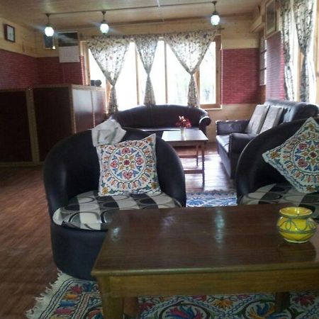 Himalaya House Hotel Pahalgam Exterior photo