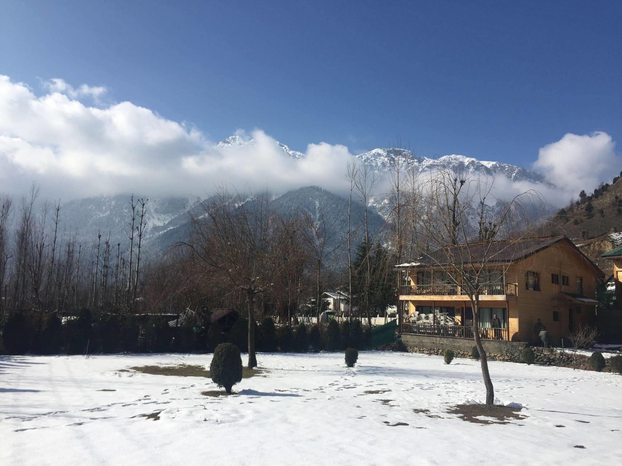 Himalaya House Hotel Pahalgam Exterior photo