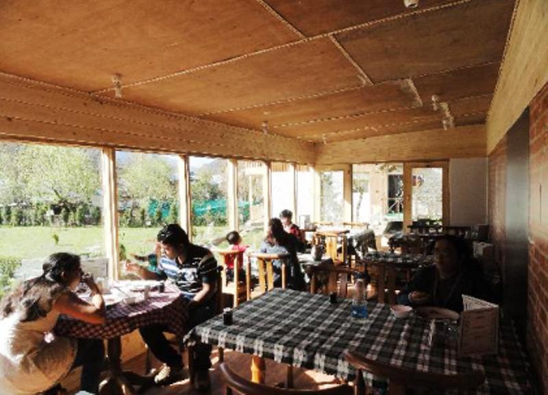 Himalaya House Hotel Pahalgam Exterior photo